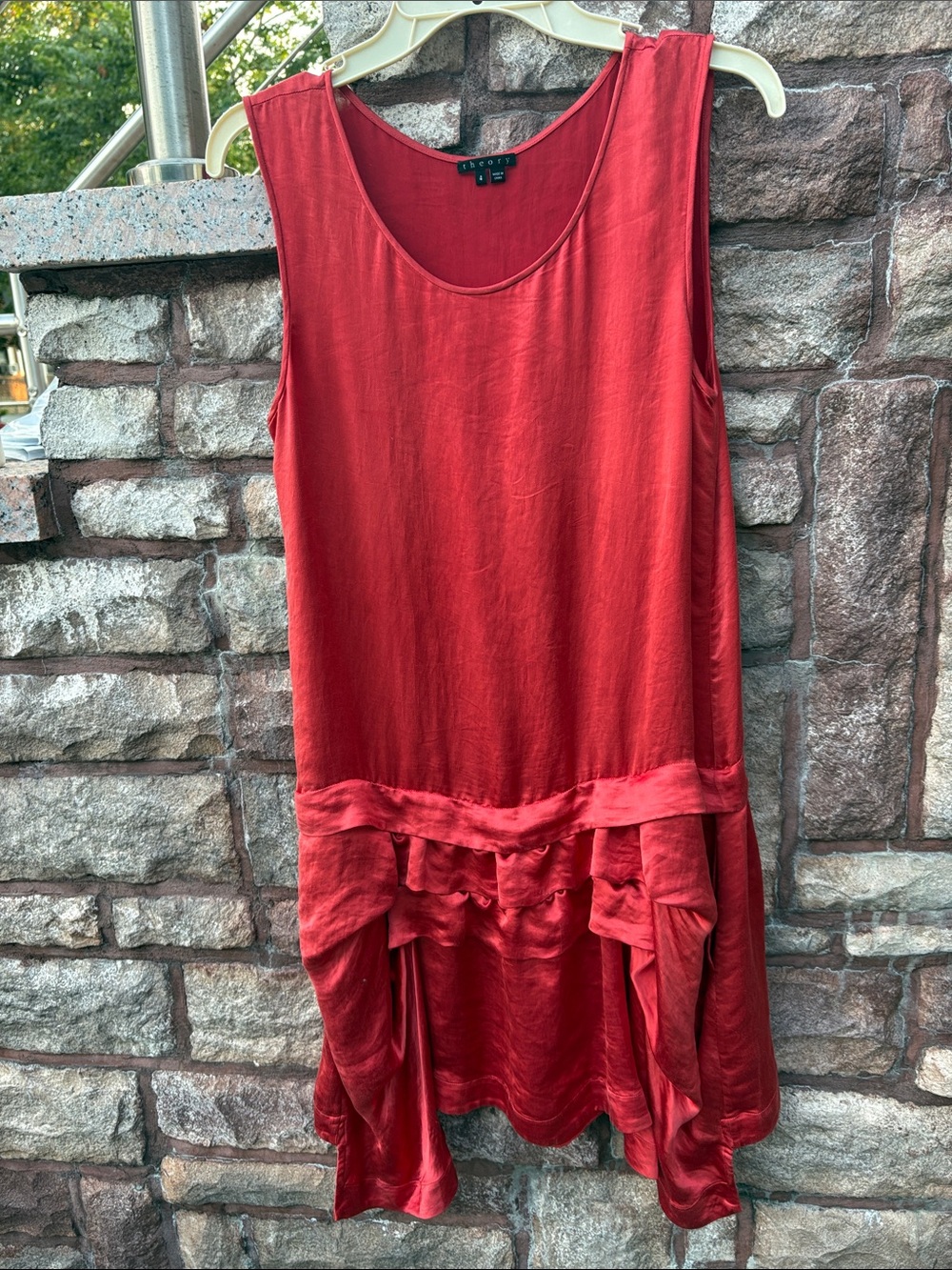 Theory Vibrant Red Sleeveless Scoop-Neck Shell